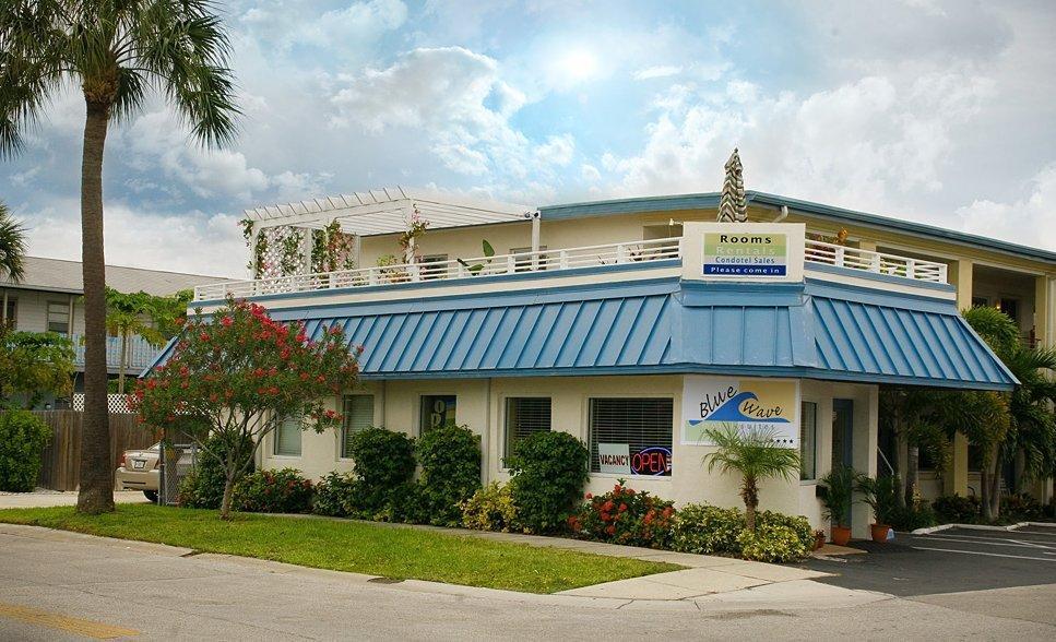 Blue Wave Motel & Suites Clearwater Beach Bagian luar foto